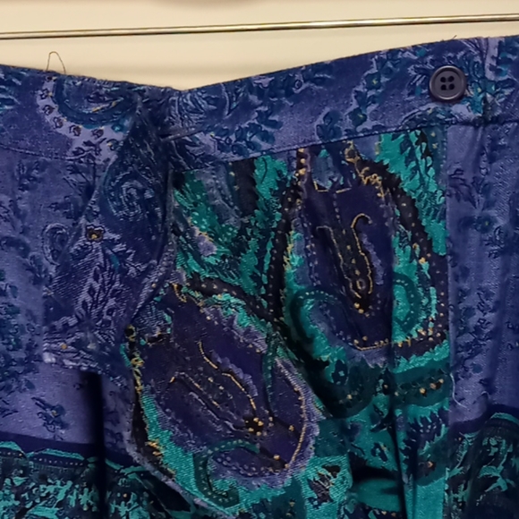 Skirt - Picture 2 of 3